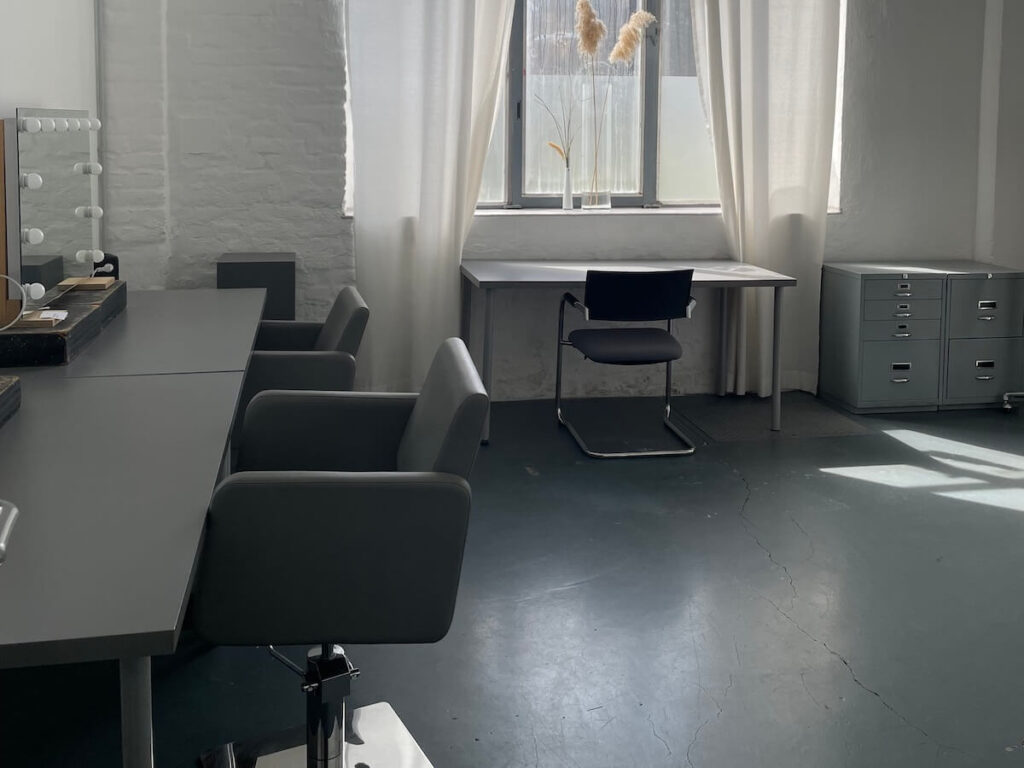 Elegant Elephant Studios Maskenraum 1