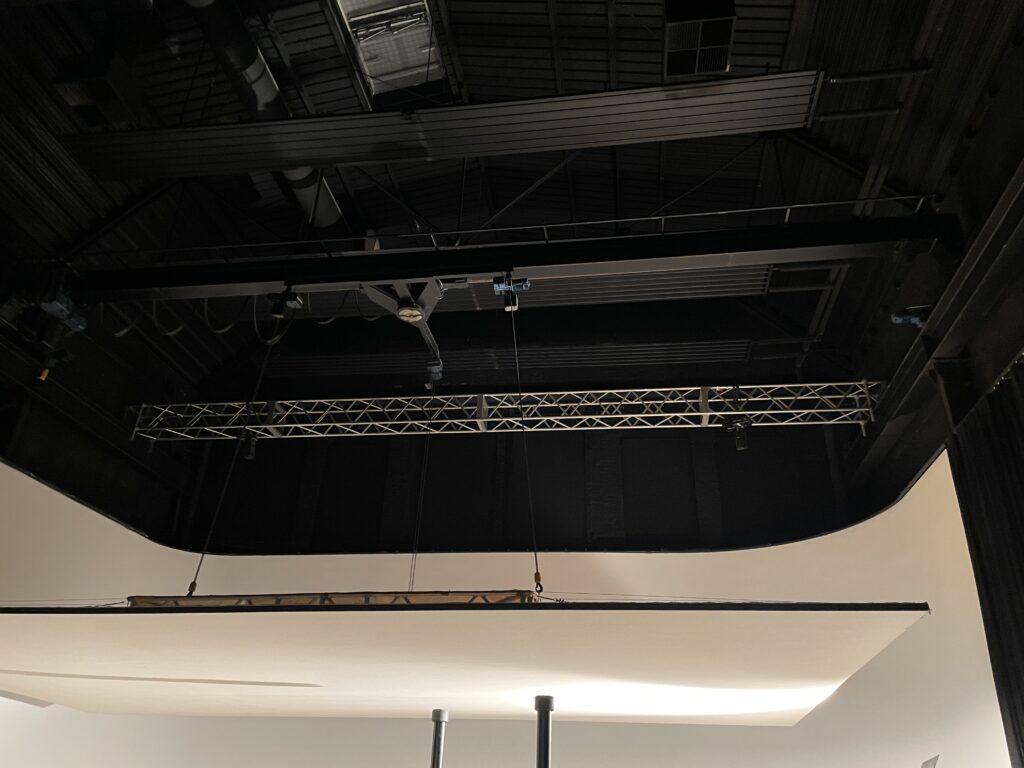 Elegant Elephant Studios S2 Traverse hinten
